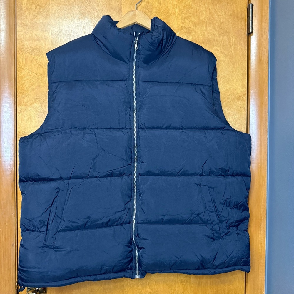 NWT Pretty Little Thing Plus Women’s Black Oversized Puffer Vest XXL